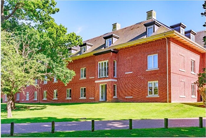 2 Bedroom Flat To Rent In Henmarsh Court, Balls Park, Hertford, SG13