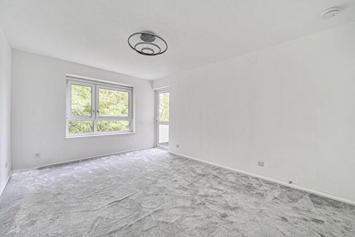 2 Bedroom Flat For Sale In Hanselin Close, Stanmore, HA7