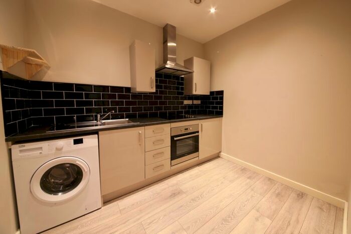 2 Bedroom Flat To Rent In East Lane, Runcorn WA7