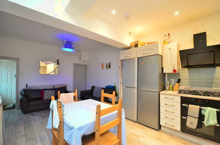 6 Bedroom Terraced House To Rent In &#. Pppw Katie Rd, Selly Oak. Mins Walk To University Of Birmingham, B29