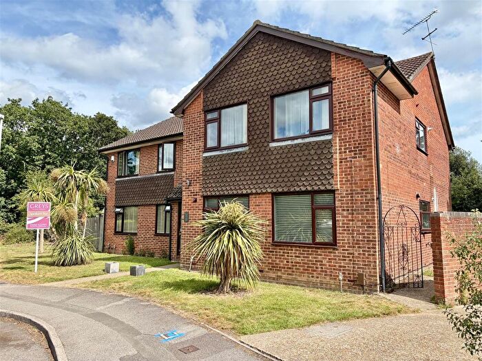 2 Bedroom Flat For Sale In Old Kiln Road, Upton, BH16