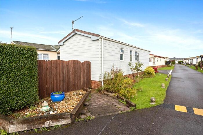 1 Bedroom Park Home For Sale In Broadway Park, Lancing, West Sussex, BN15