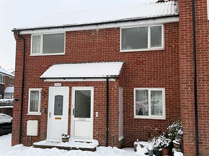 2 Bedroom Flat To Rent In Caburn Close, Scarborough, YO12