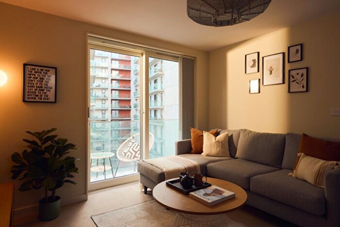 2 Bedroom Apartment To Rent In Chapel Street, Manchester, Greater Manchester, M3