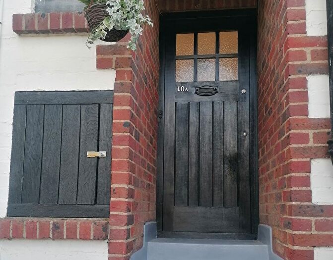 1 Bedroom Flat To Rent In Bishopsmead Parade, East Horsley, Leatherhead, KT24