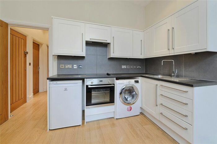 2 Bedroom Flat To Rent In Perham Road, London, W14