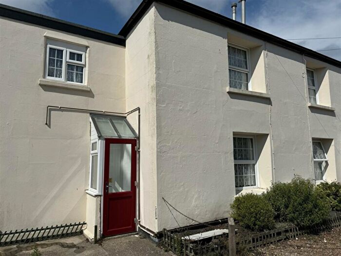 3 Bedroom End Of Terrace House To Rent In Plain Road, Folkestone, CT20