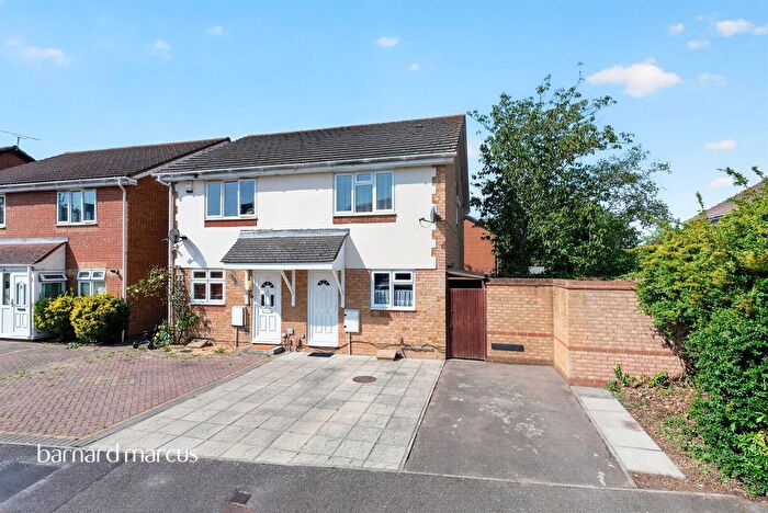 2 Bedroom Semi-Detached House For Sale In Trevithick Close, Feltham, TW14