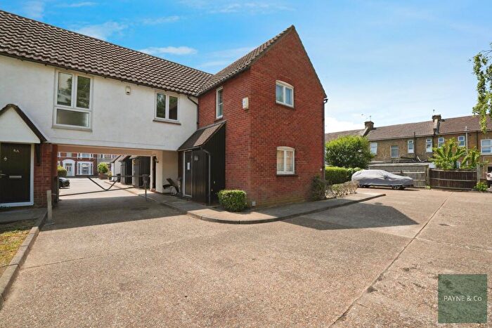 1 Bedroom Terraced House For Sale In Belmont Road, Ilford, IG1