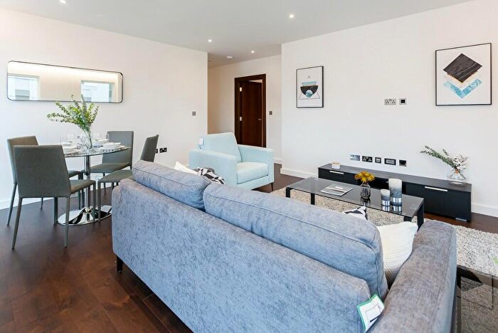 2 Bedroom Apartment To Rent In Malthouse Road, London, SW11