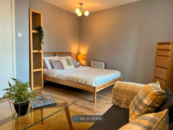 Studio To Rent In King Street, Aberdeen, AB24