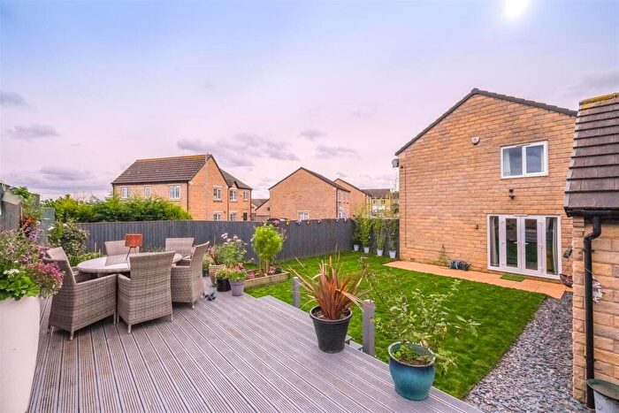 4 Bedroom Detached House For Sale In Anvil Court, Lindley, Huddersfield, HD3