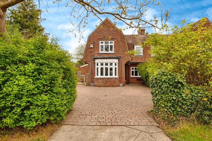 4 Bedroom Semi-Detached House For Sale In Gunnergate Lane, Marton-In-Cleveland, Middlesbrough, TS7