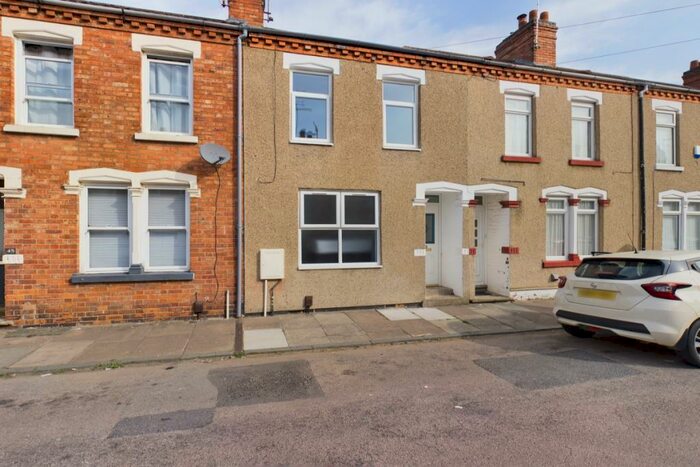 4 Bedroom Terraced House To Rent In Clinton Road, Northampton, NN4