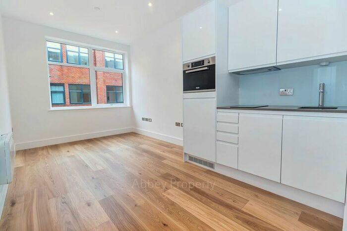 1 Bedroom Flat To Rent In Flowers Way, Luton, LU1