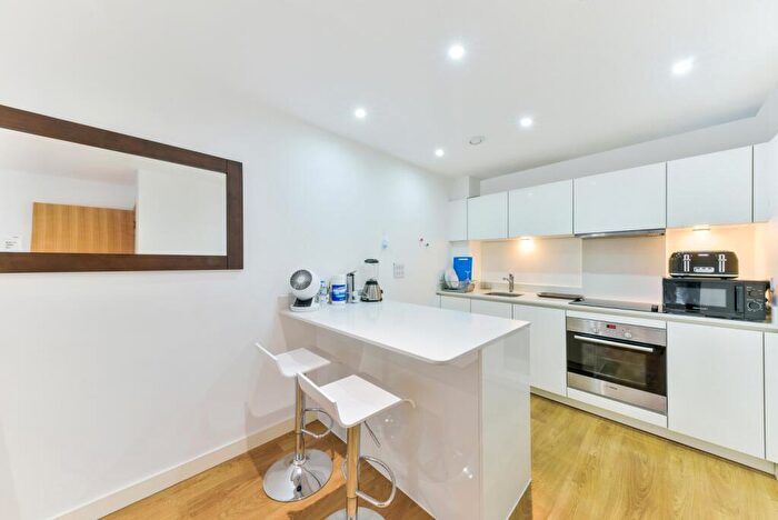 1 Bedroom Flat To Rent In Caspian Wharf, Seven Sea Gardens, Bow, London, E3