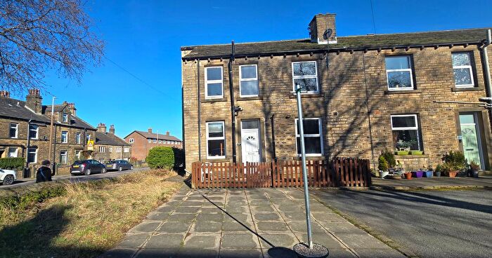2 Bedroom End Terrace House To Rent In Thorncliffe Street, Huddersfield, HD3