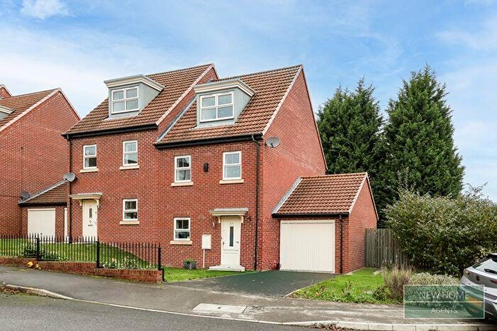 3 Bedroom Semi Detached House For Sale In Weaving Gardens, Nottingham, NG5