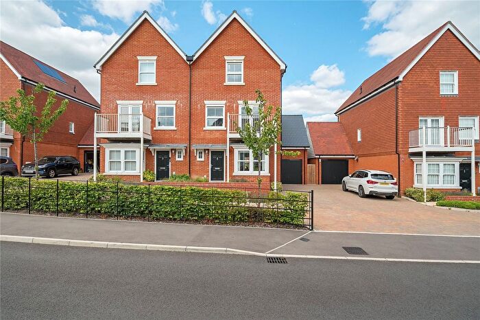 4 Bedroom Semi-Detached House To Rent In Duncalf Road, Tunbridge Wells, Kent, TN2
