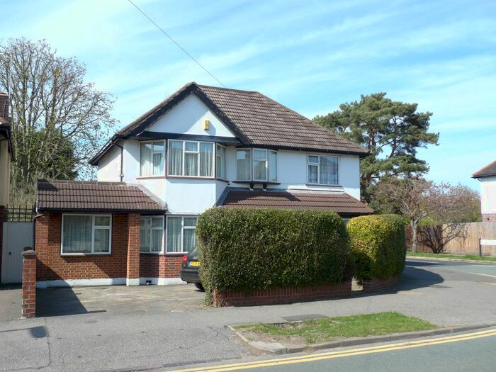 4 Bedroom Detached House To Rent In Stoneleigh Park Road, Epsom, KT19