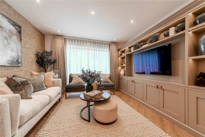 4 Bedroom Semi-Detached House To Rent In Priory Road, Tonbridge, Kent, TN9