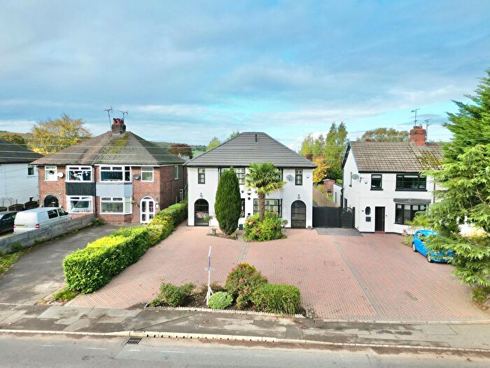 3 Bedroom Detached House For Sale In Fairview Villas, Baldwins Gate, ST5