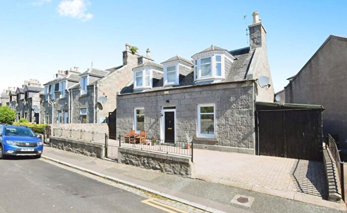 3 Bedroom Detached House For Sale In Gladstone Place, Woodside, Aberdeen, AB24