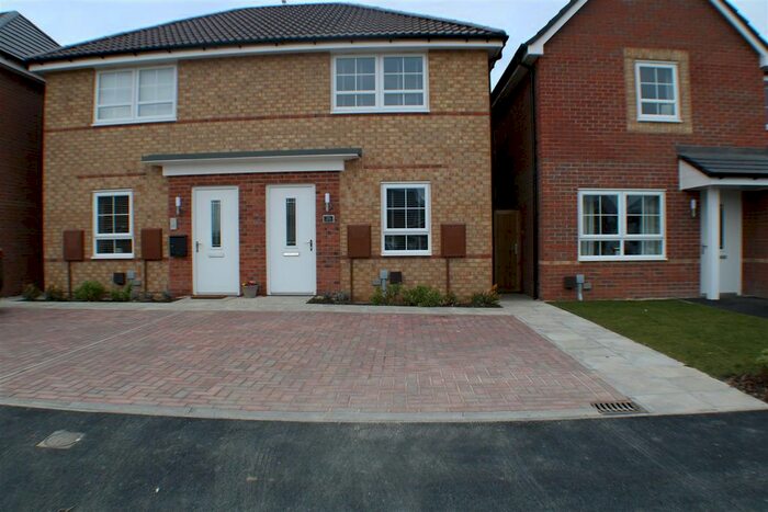 2 Bedroom Property To Rent In Slingsby Drive, Fernwood, Newark, NG24