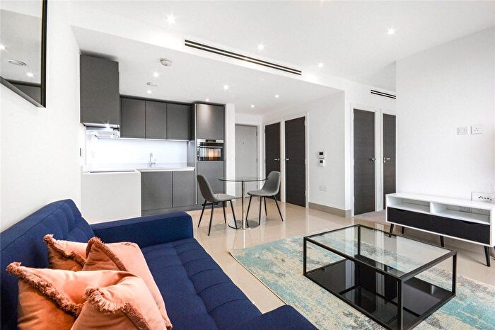 Studio To Rent In St George's Circus, Elephant And Castle, London, SE1