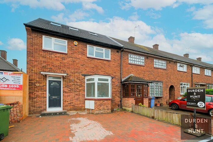 4 Bedroom End Of Terrace House To Rent In Annalee Gardens, South Ockenden, RM15