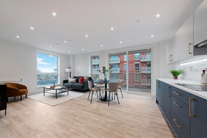 3 Bedroom Flat To Rent In Dukes Road, London, E17