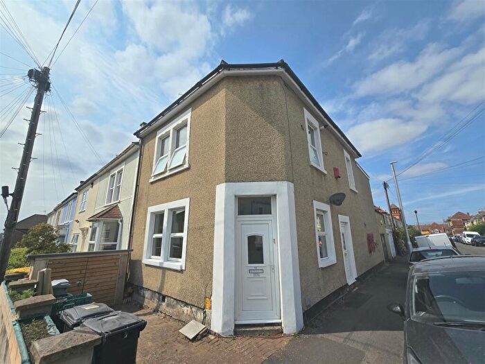 2 Bedroom Terraced House To Rent In Co-Operation Road, Bristol, BS5