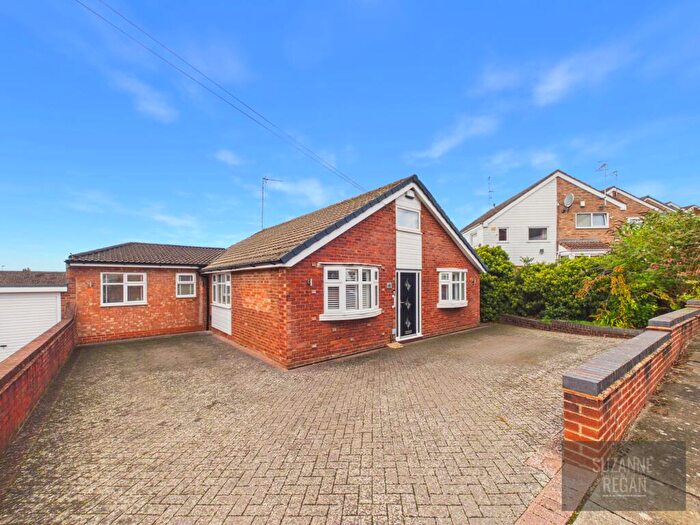 3 Bedroom Bungalow For Sale In Pangfield Park, Allesley Park, Coventry, CV5