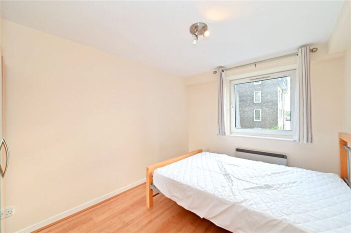 1 Bedroom Flat To Rent In Wapping High Street, London, E1W