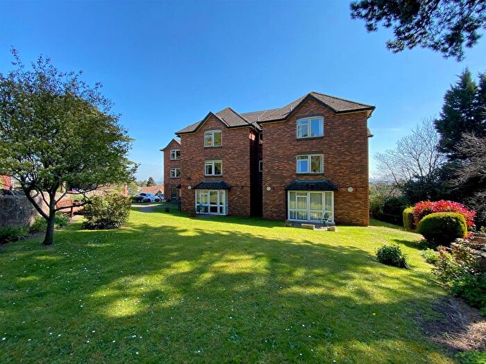 2 Bedroom Flat For Sale In Priory Road, Malvern, WR14