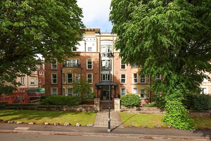 3 Bedroom Flat For Sale In The Avenue, Clifton, Bristol, BS8