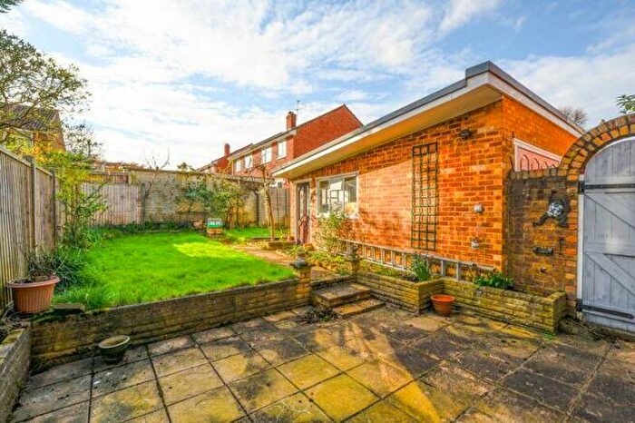 3 Bedroom Semi-Detached House To Rent In Rowtown, Addlestone, KT15