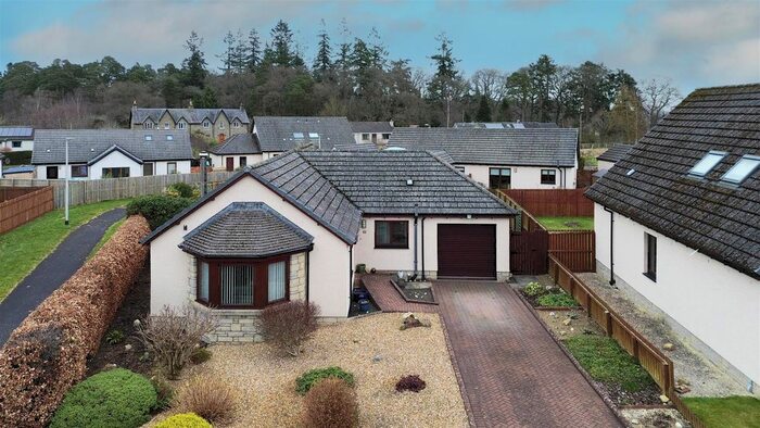 3 Bedroom Detached Bungalow For Sale In Kinclaven Gardens, Murthly, Perth, PH1