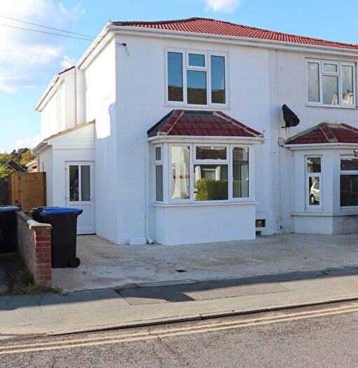 2 Bedroom Semi Detached House To Rent In Walton Road, Woking, GU21