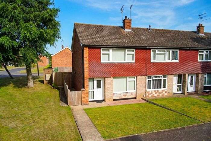 3 Bedroom End Of Terrace House For Sale In Garden Close, Bungay, NR35