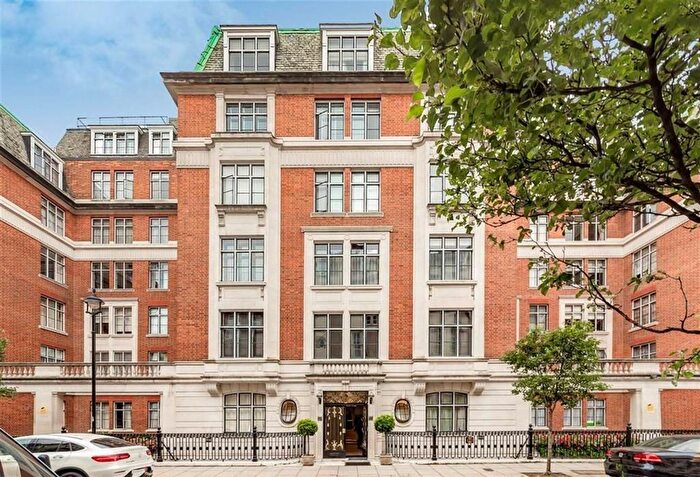 2 Bedroom Flat To Rent In Hallam Street, Marylebone, W1W