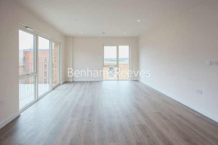 2 Bedroom Apartment To Rent In Royal Engineers Way, Hampstead, NW7