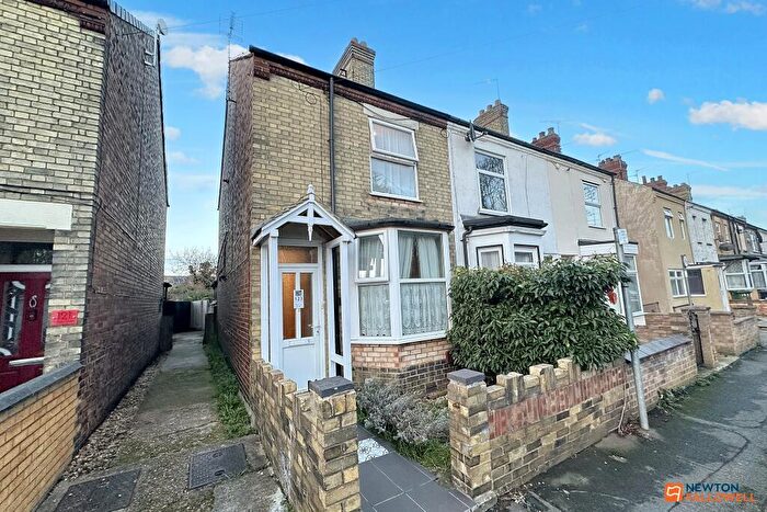 3 Bedroom End Of Terrace House For Sale In Scotney Street, Peterborough, PE1