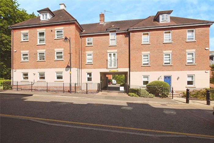 2 Bedroom Apartment For Sale In Sawyers Grove, Brentwood, Essex, CM15