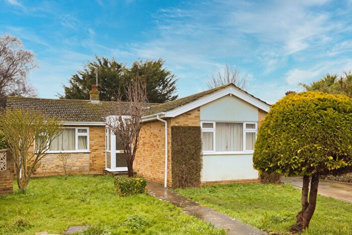 2 Bedroom Bungalow For Sale In Beaconsfield Gardens, Broadstairs, Kent, CT10