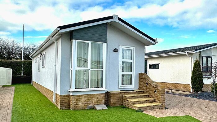 2 Bedroom Park Home For Sale In Rhododendron Close, Herne Bay, CT6