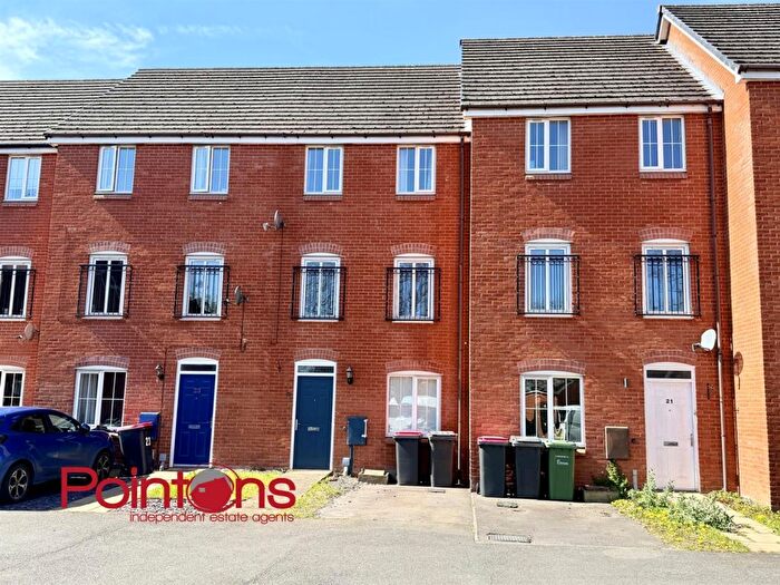 4 Bedroom Terraced House For Sale In Merevale Road, Atherstone, CV9