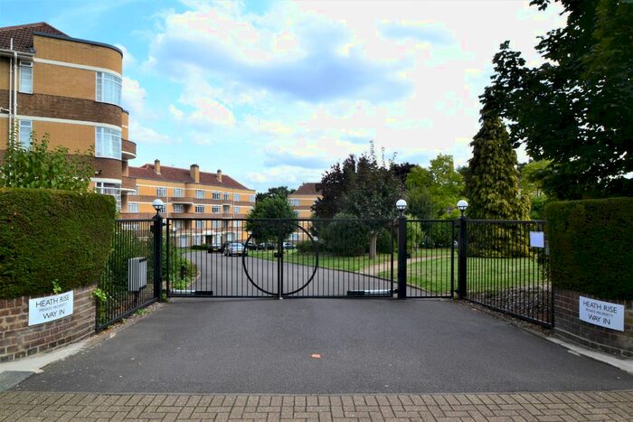 3 Bedroom Flat To Rent In Kersfield Road, London, SW15