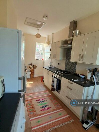 2 Bedroom Flat To Rent In High Road, Worksop, Notts, S81