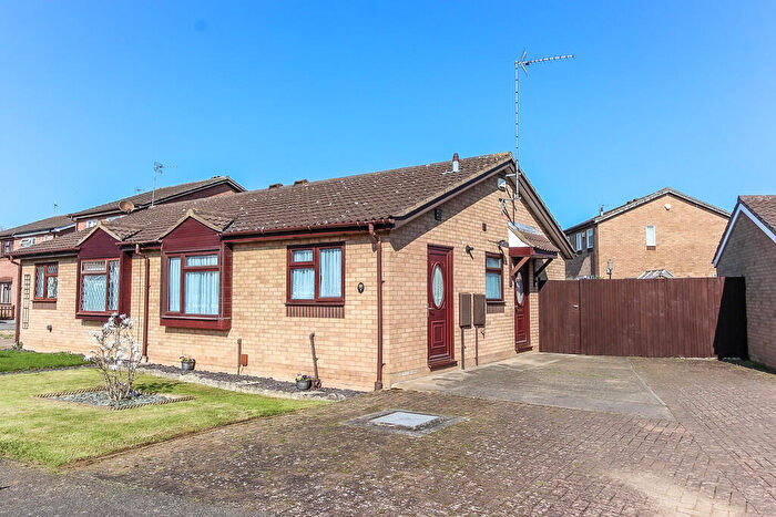 2 Bedroom Semi-Detached Bungalow For Sale In Coniston Close, Wellingborough, NN8